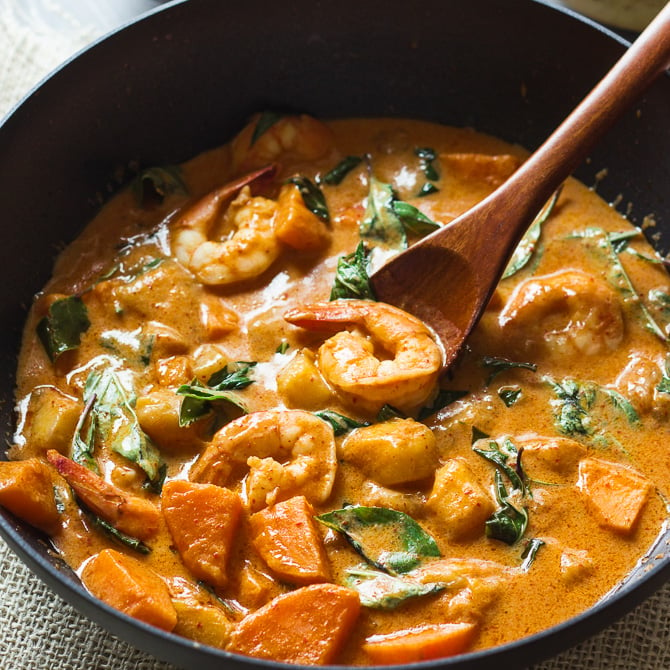 Thai Red Curry with Shrimp and Mango 