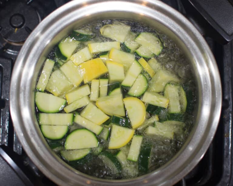 How to Freeze Fresh Peppers and Zucchini MJ and Hungryman