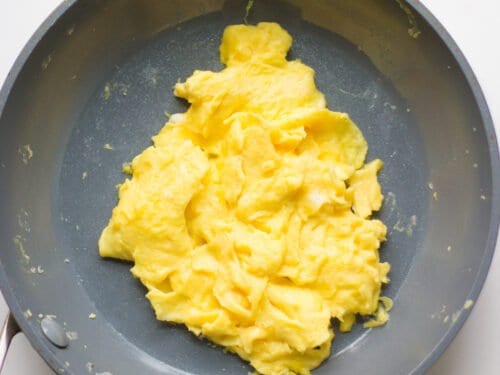 What my skillet looks like after making scrambled eggs : r/castiron