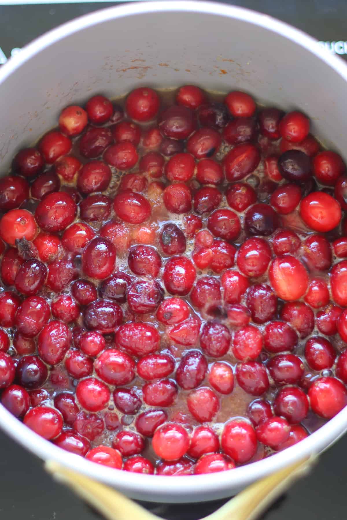 Healthy Cranberry Sauce (Naturally Sweetened) - MJ and Hungryman