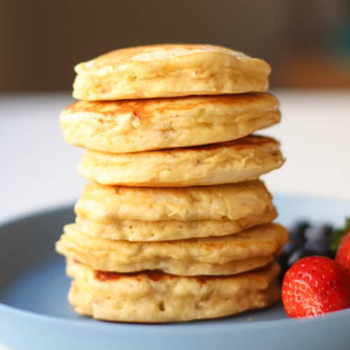 A stack of 6 pancakes.